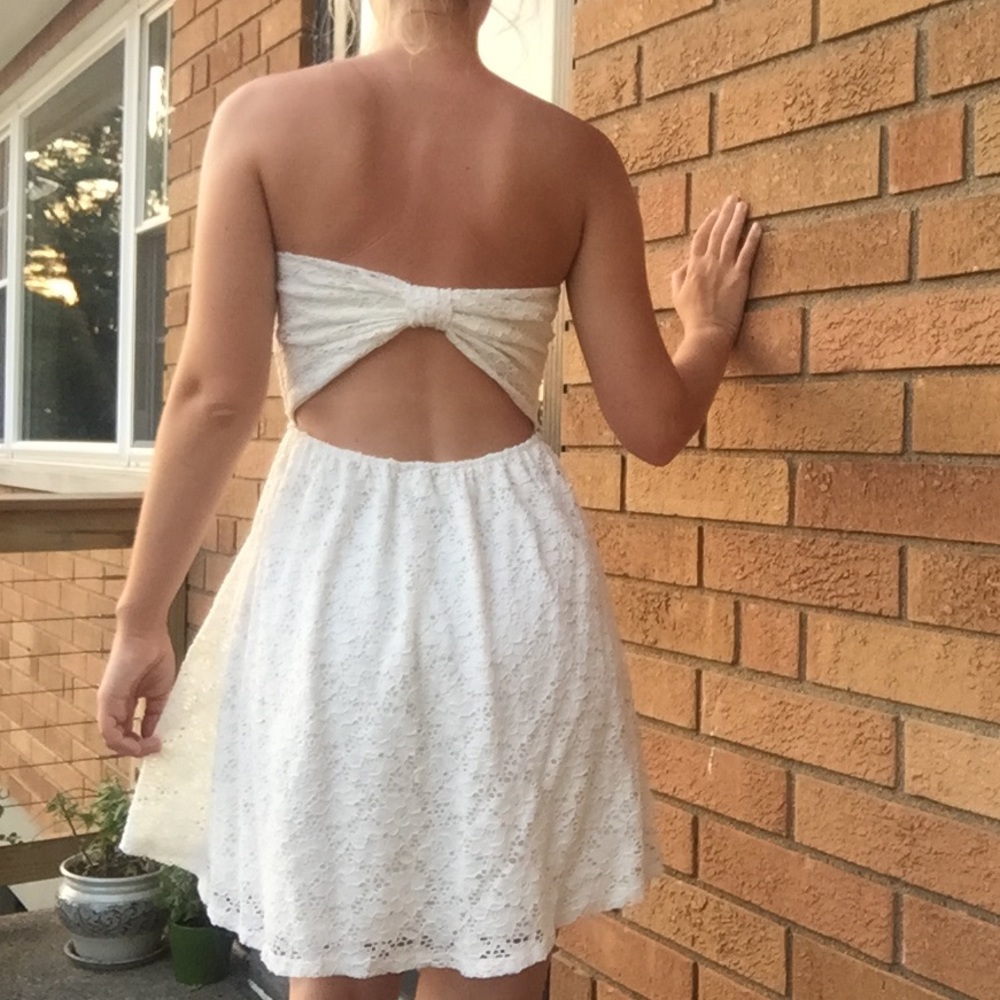 STRAPLESS WHITE LACE DRESS - Picture 2 of 8